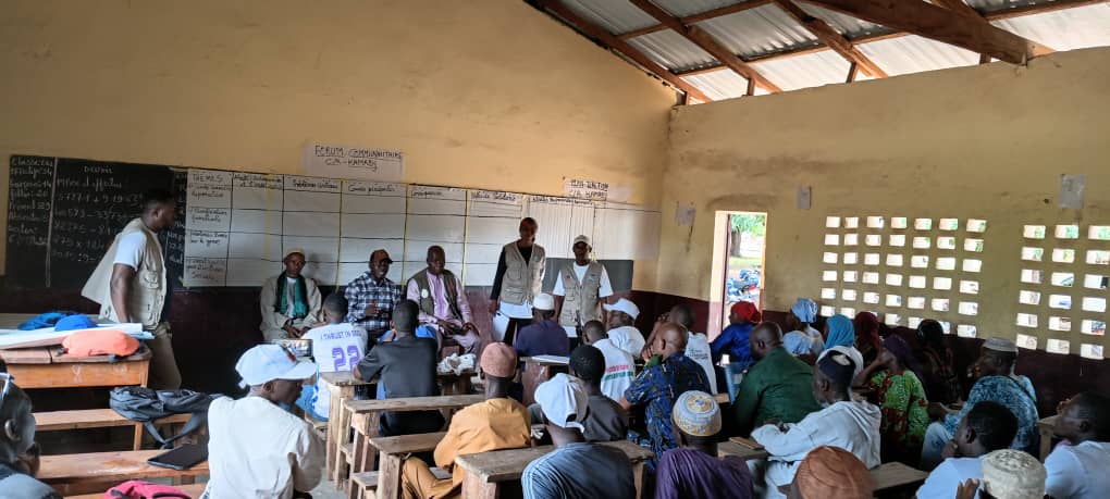 C/R KAMABY, Préfecture de KOUNDARA, FORUM COMMUNAUTAIRE: les consultations avec les différents sectoriel, élus locaux et autre leaders communautaires, ont permis d'identifier les problématiques liées au DSSR . Les échanges ont permis d'élaborer un plan d'